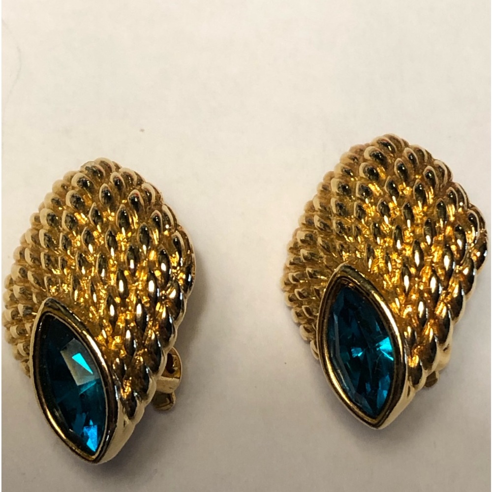 Vintage Gold Tone and Turquoise Clip On Earrings